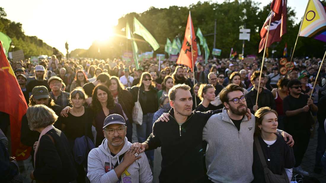 Nach der Wahl in Sachsen-Anhalt - Proteste in Berlin