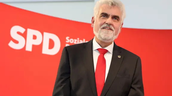 Armin Willingmann, SPD Spitzenkandidat bei der Landtagswahl in Sachsen-Anhalt | picture alliance/dpa | Matthias Bein Armin Willingmann, SPD Spitzenkandidat bei der Landtagswahl in Sachsen-Anhalt